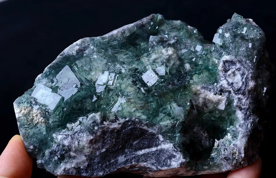 Newly DISCOVERED RARE GREEN CUBIC FLUORITE CRYSTAL MINERAL SPECIMEN 603.0g