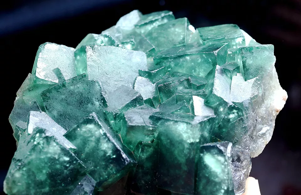 712.g NATURAL Beauty Green Cubic FLUORITE Crystal Cluster Mineral Specimen