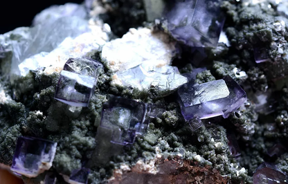 125g Newly DISCOVERED RARE CUBE PURPLE FLUORITE MINERAL SAMPLES/YaoGangXian