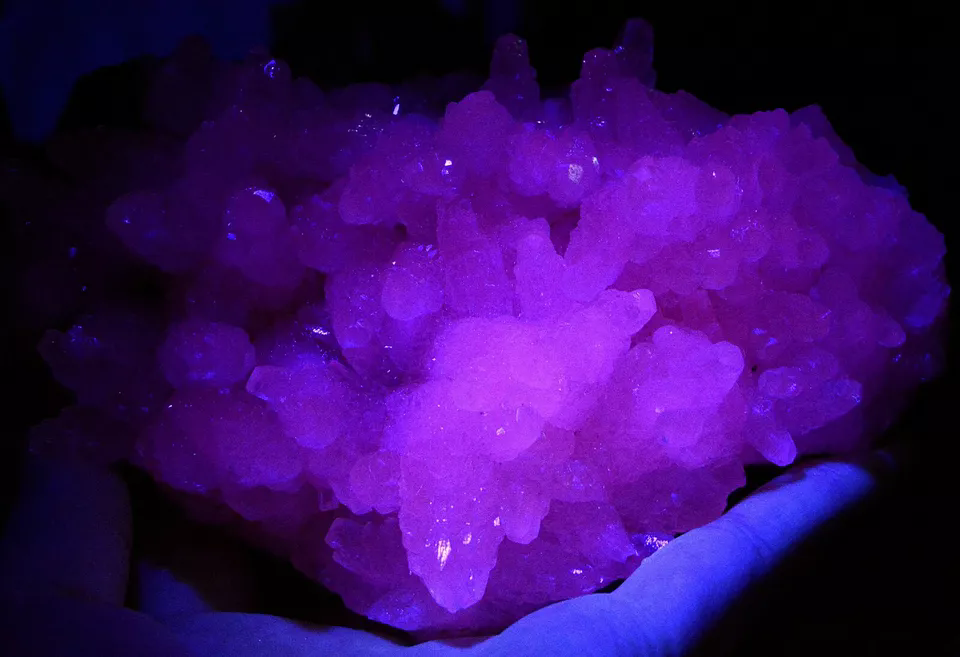 Rare "Mountain peaks" Pink Fluorescent Calcite Crystal Mineral Specimen 608.g