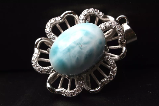 Beautiful Natural Blue Larimar Gemstone Woman Healing Pendant 19*14*11mm