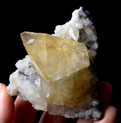 196g Natural Perfect Dipyramidal Yellow Calcite CLUSTER Mineral Specimen/China