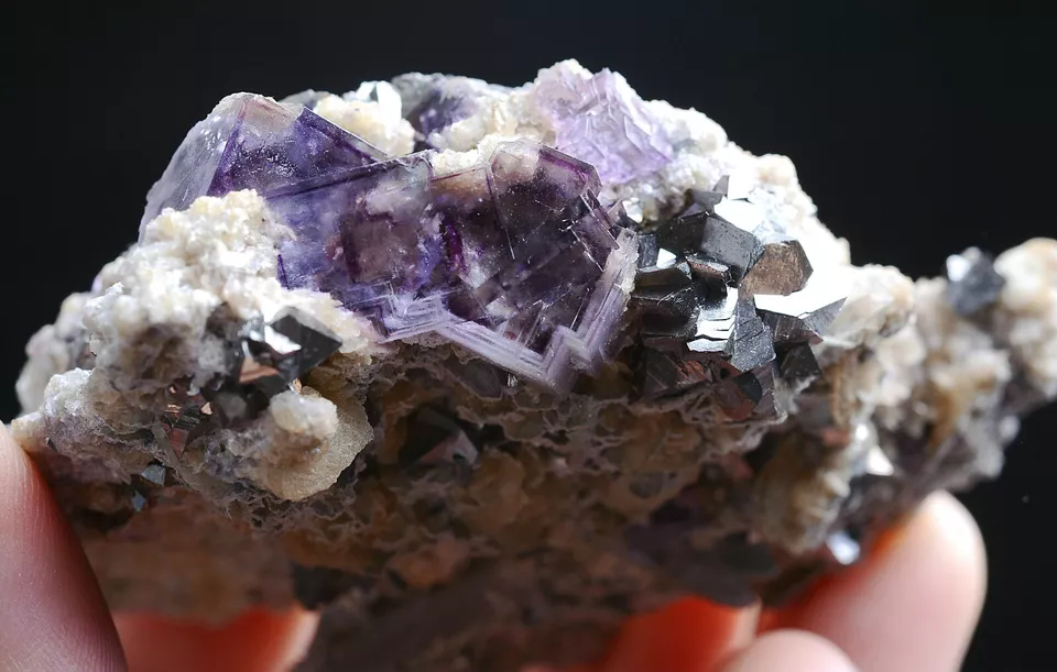 135.g Natural Window Purple Fluorite Arsenopyrite Mineral  Specimen/Yaogangxian