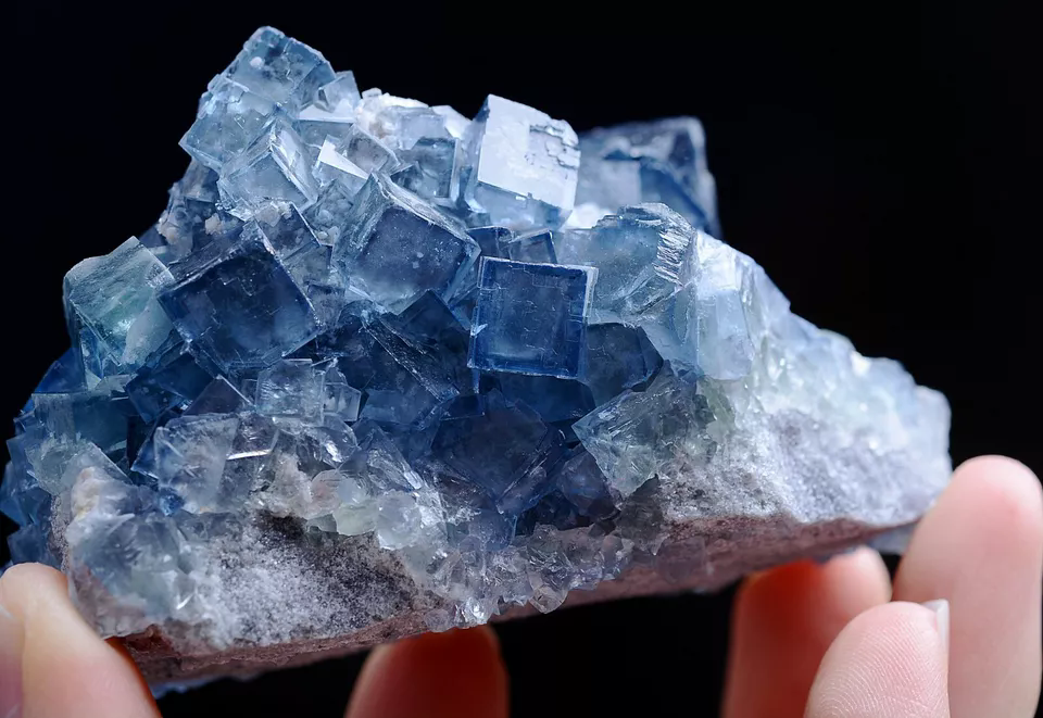 219g Natural Transparent Phantom Blue Cube Fluorite Mineral Specimen/China