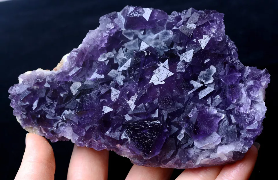 486g Newly DISCOVERED RARE PURPLE FLUORITE CRYSTAL MINERAL SPECIMEN/China