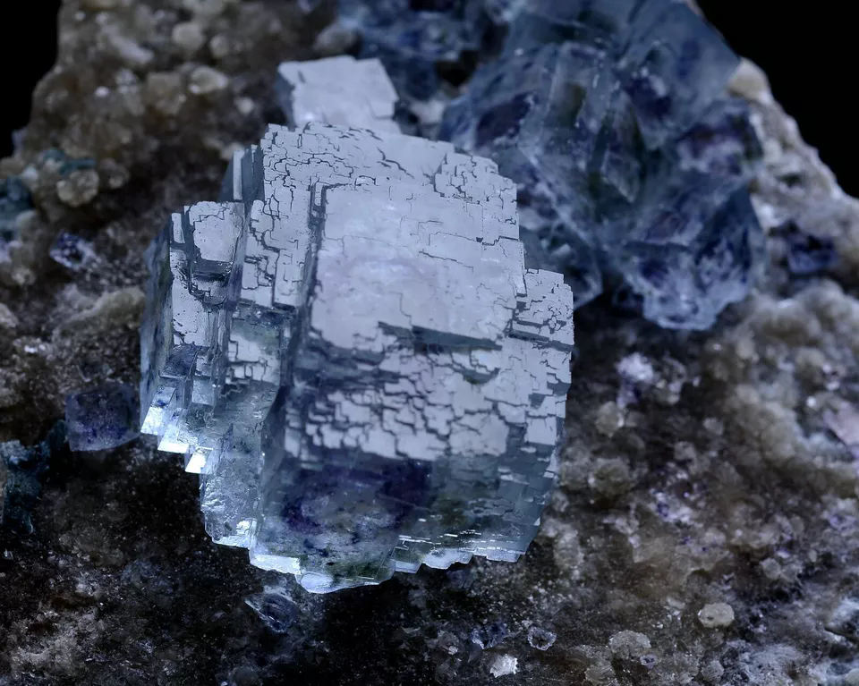 248g Natural RARE CLEAR BLUE FLUORITE MINERAL SAMPLES/ YaoGangXian China