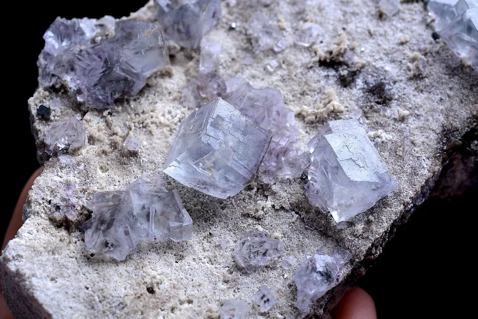 190gNATURAL RARE CUBE PURPLE WINDOW FLUORITE MINERAL SAMPLES/Yaogangxian China