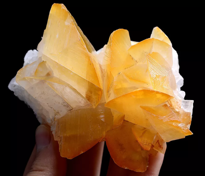 257.50g New Varieties Natural Fluorescent Yellow Calcite Mineral Specimen/Hunan