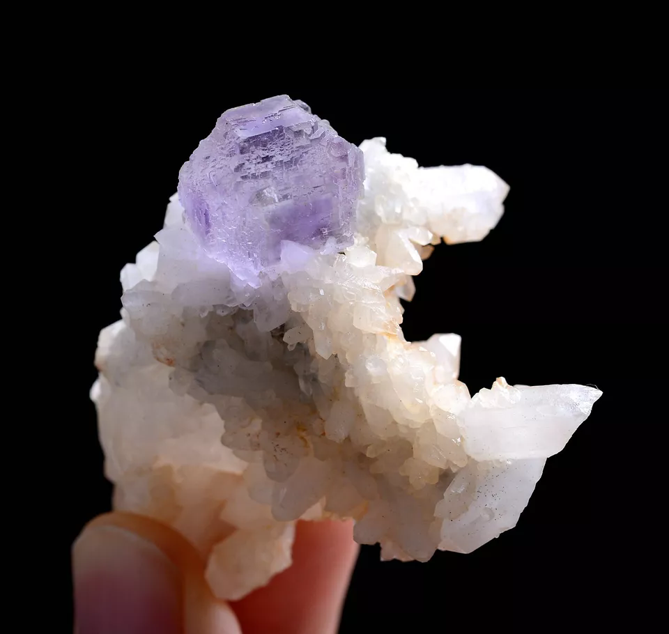 26g Natural Purple Fluorite Crystal Cluster Mineral Specimen/YaoGangXian China