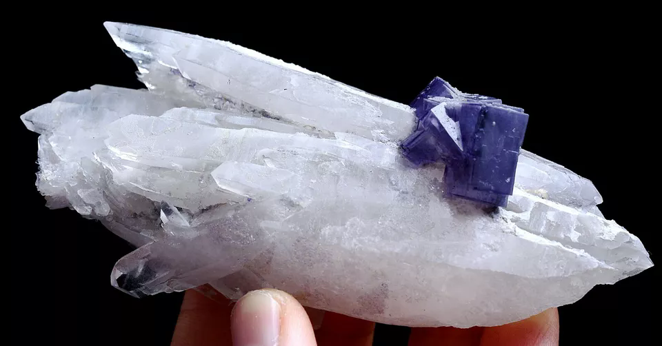 174gNatural Complete Purple Fluorite Crystal Mineral Specimen/Yaogangxian  China