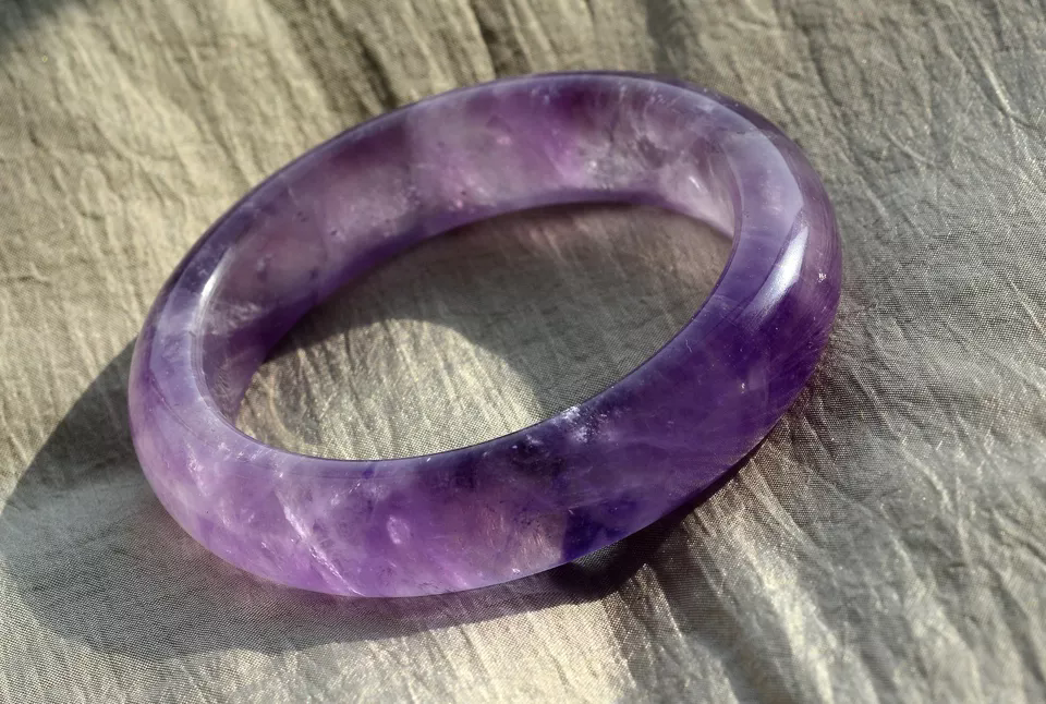 Natural Lavender Amethyst Crystal Woman Treatment Bangle Inner Diameter 59mm