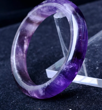 59.2mm Natural Lavender Amethyst Quartz Crystal Treatment Bangle Inner Diameter