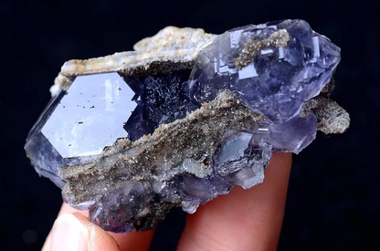 China / Newly DISCOVERED RARE PURPLE FLUORITE CRYSTAL MINERAL SPECIMEN 41.64g