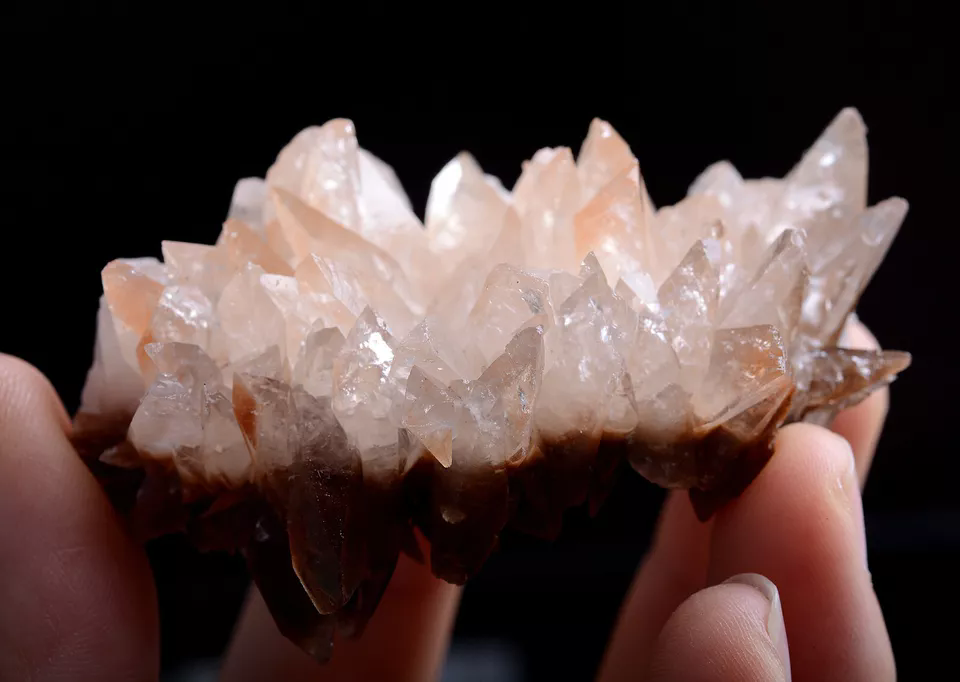 61g Newly Natural Swallow-Tail Twin Crystal Calcite Mineral Specimen/China