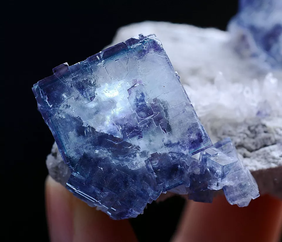 72.2g  Natural BLUE CUBIC FLUORITE CRYSTAL MINERAL SPECIMEN/Yaogangxian  China