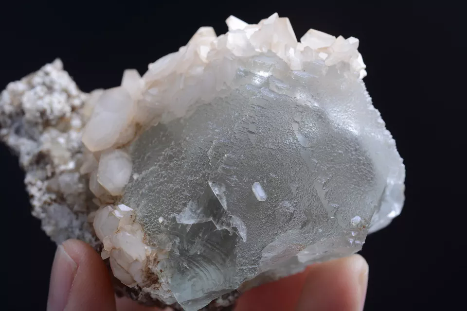 243.g Natural Clear Fluorite & Calcite Mineral Specimen/ Yaogangxian  China