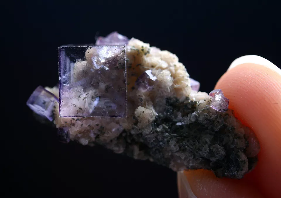 3.30g Natural Clear Phantom Window Purple Fluorite Mineral Specimen/Yaogangxian