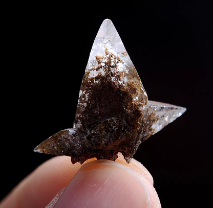 1.6g Newly Natural Swallow-Tail Twin Crystal Calcite Mineral Specimen / China