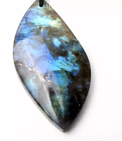 Beautiful Natural Labradorite Blue Light Gemstone Woman Healing Pendant 16.1g