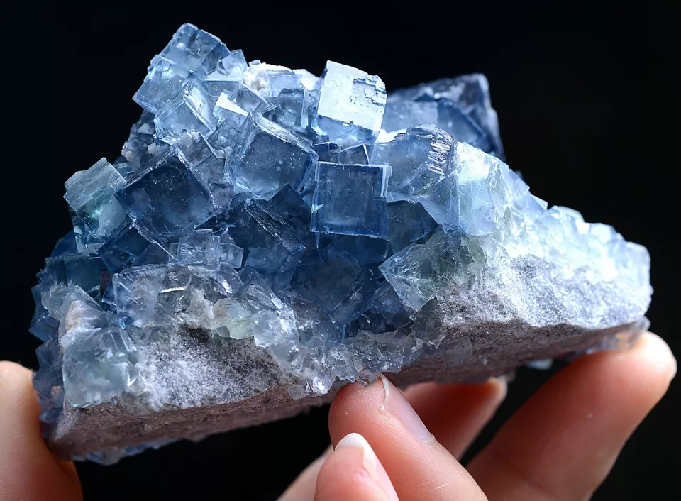 219g Natural Transparent Phantom Blue Cube Fluorite Mineral Specimen/China