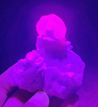 109.g Natural New Varieties Pink Fluorescent Calcite&Crystal Mineral Specimen