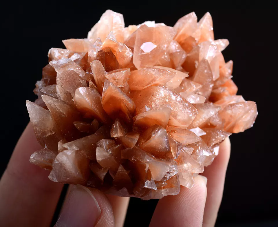 89g Newly Natural Swallow-Tail Twin Crystal Calcite Mineral Specimen/China