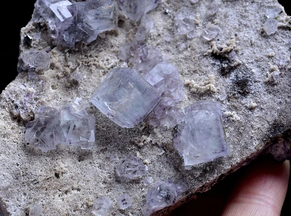 190gNATURAL RARE CUBE PURPLE WINDOW FLUORITE MINERAL SAMPLES/Yaogangxian China