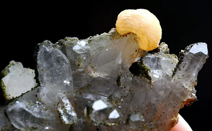 22g Natural Beautiful Complete QUARTZ Crystal & Calcite Mineral Specimen/China