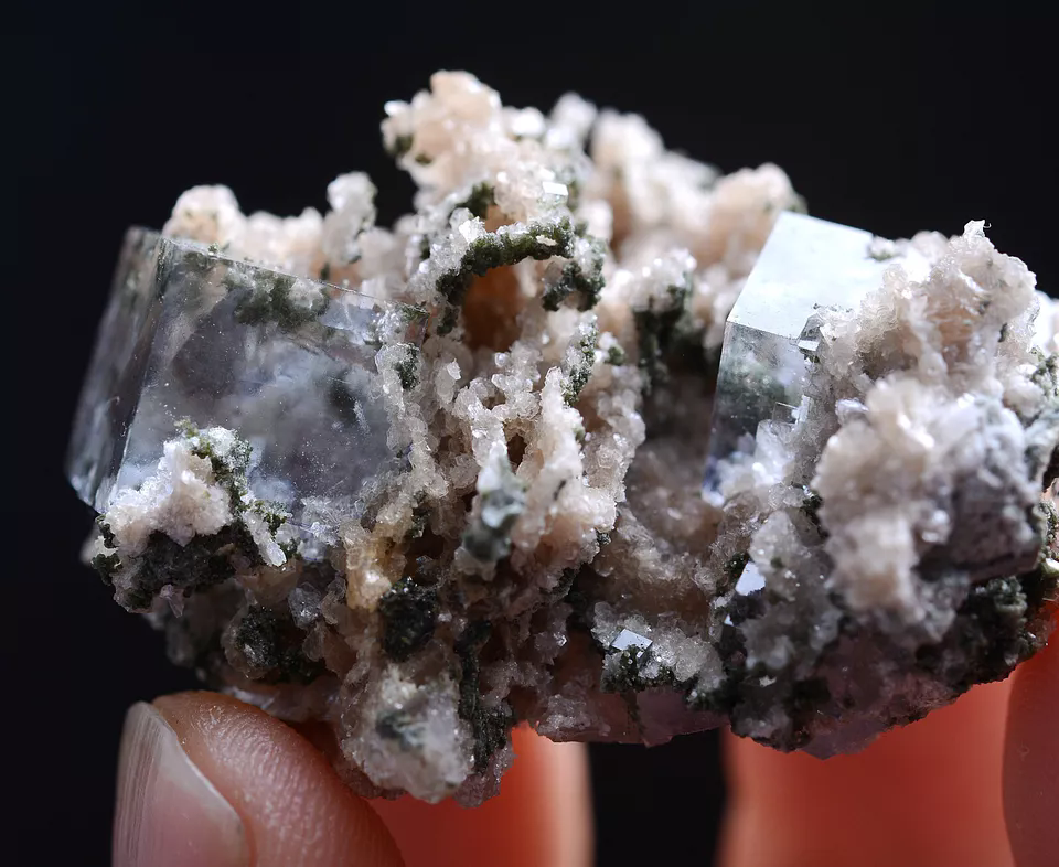 23g Natural Transparent Fluorite & Calcite Mineral Specimen/Yaogangxian  China