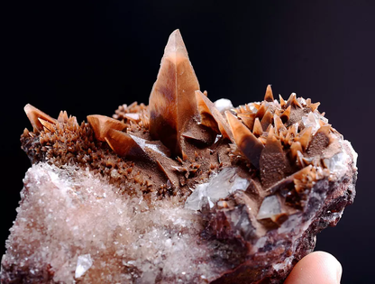 165.60g Natural Red Swallow-Tail Twin Crystal Calcite Mineral Specimen/China