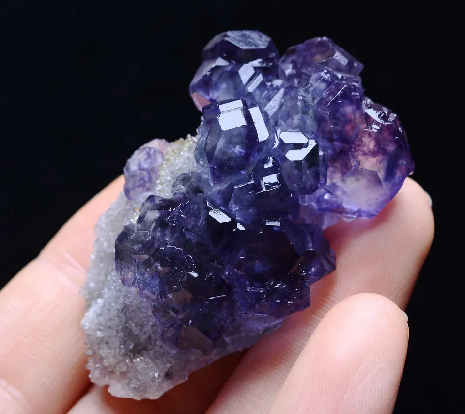 China / Newly DISCOVERED RARE PURPLE FLUORITE CRYSTAL MINERAL SPECIMEN 42.41g