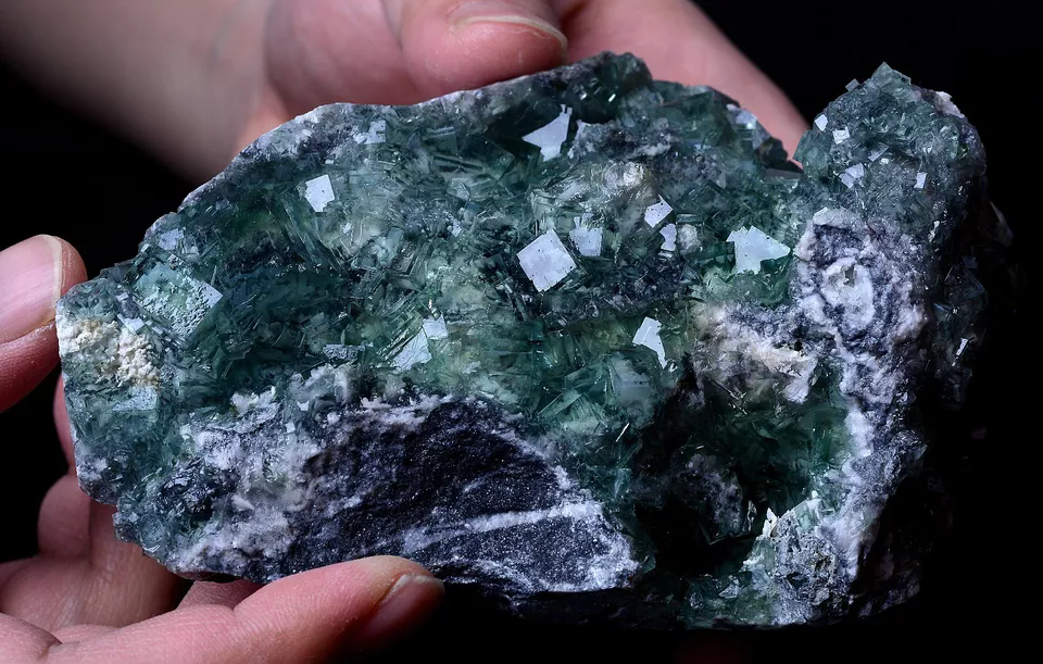 Newly DISCOVERED RARE GREEN CUBIC FLUORITE CRYSTAL MINERAL SPECIMEN 603.0g