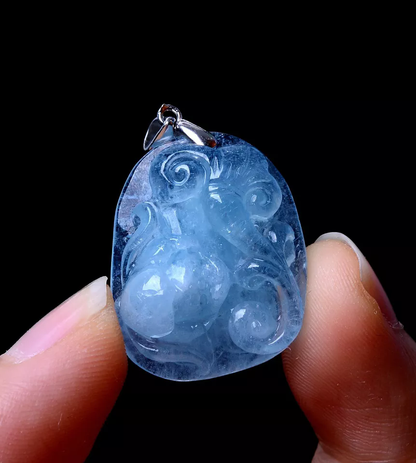 Beautiful Natural Ocean Blue Aquamarine Gemstone Lady Pendant Silver  Buckle