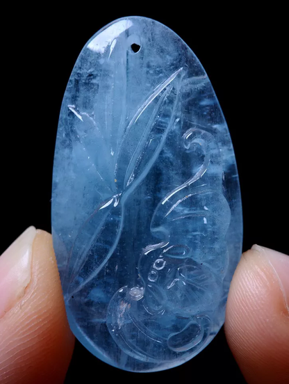 Natural Crystal Ocean Blue Aquamarine woman Gemstone Cure Pendant 6.56g