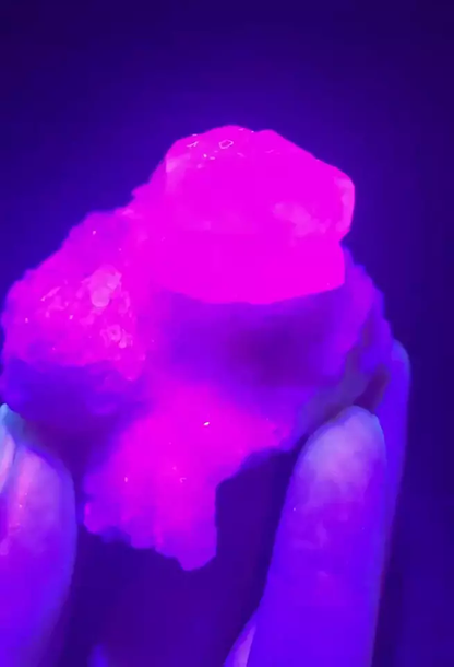 135g Natural Rare Hexagon Pink Fluorescent Calcite mineral specimen/China