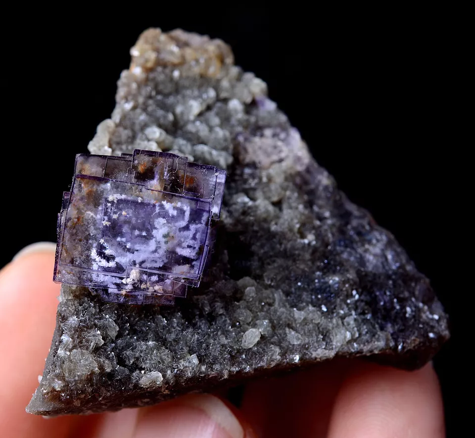 40.5g NEWLY DISCOVERED TRANSPARENT PURPLE FLUORITE MINERAL SAMPLES/Yaogang xian