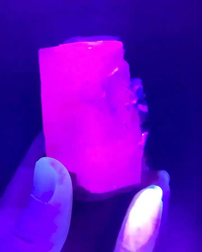 185g Natural Columnar Hexagon Pink Fluorescent Calcite mineral specimen/ China