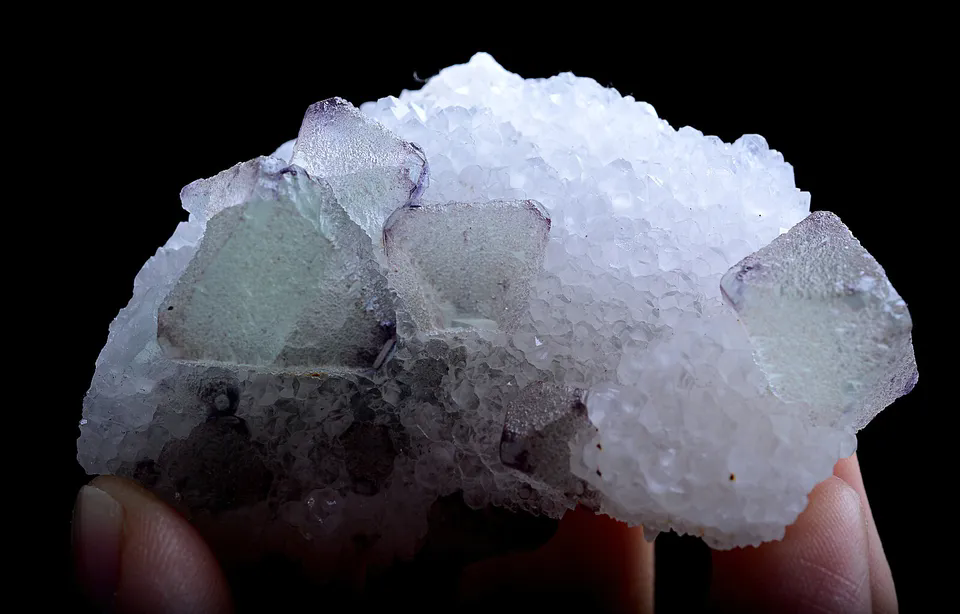 66.g Natural Octahedron purple Green FLUORITE Mineral Specimen/Zhejiang China