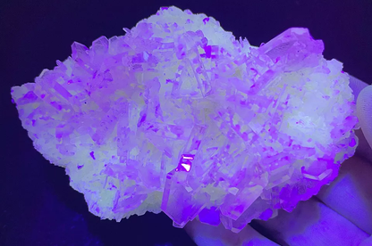 125.0g Natural New Varieties Fluorescent Hexagon Calcite Mineral Specimen/China