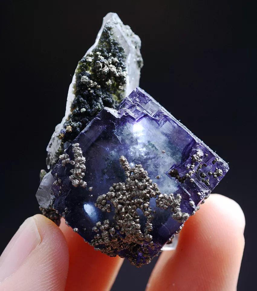 24gNatural Phantom Purple Fluorite Pyrite Crystal Mineral Specimen/Yaogangxian