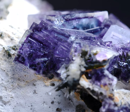 202.g Natural Window Purple Fluorite &Crystal Mineral Specimen/Yaogangxian China