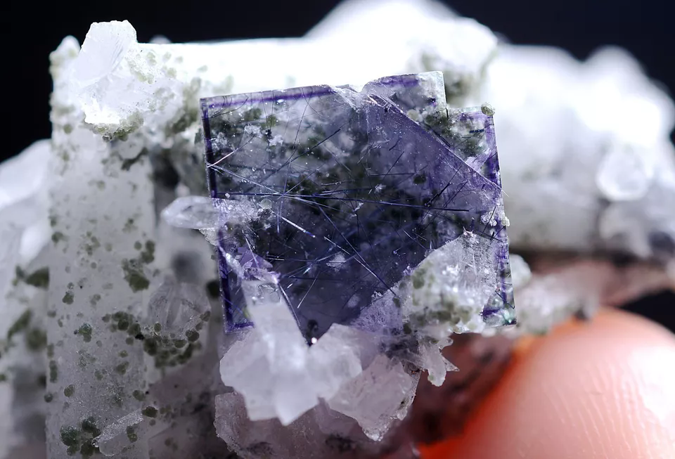 8.8g Natural Bismuthinite Purple FLUORITE Crystal Mineral Specimen/ Yaogangxian