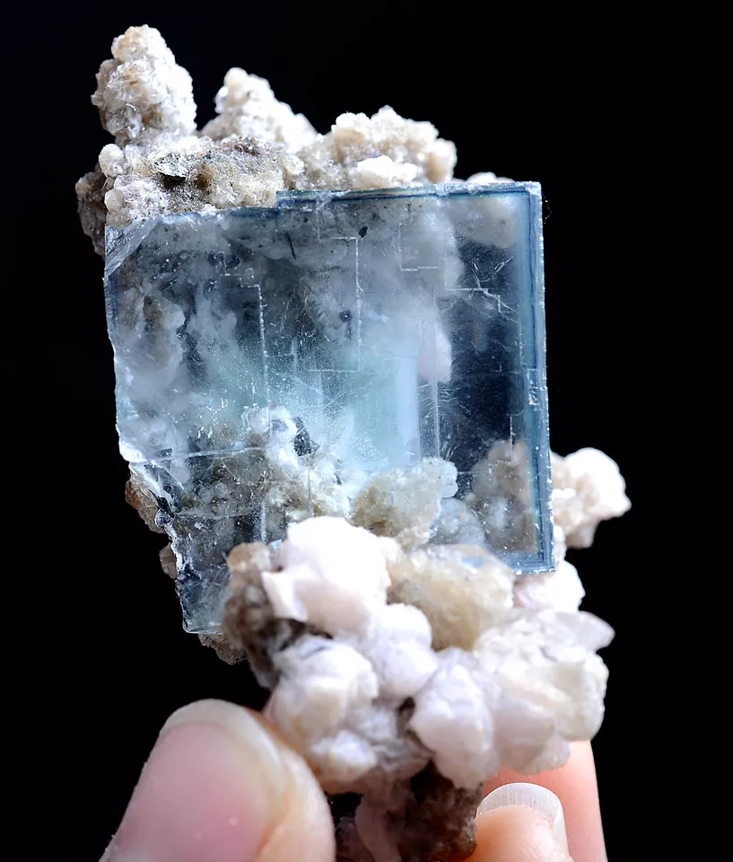 63g Natural Blue And White Porcelain Fluorite Mineral Specimen/Yaogangxian